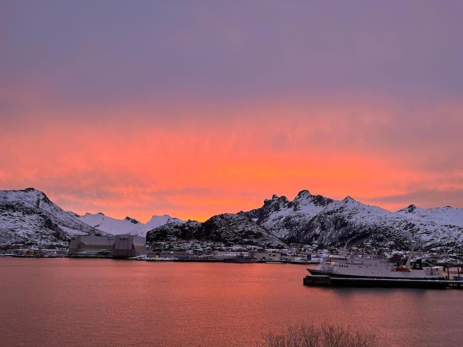 Sentrumsnaer Leilighet Med Utsikt Svolvær Eksteriør billede