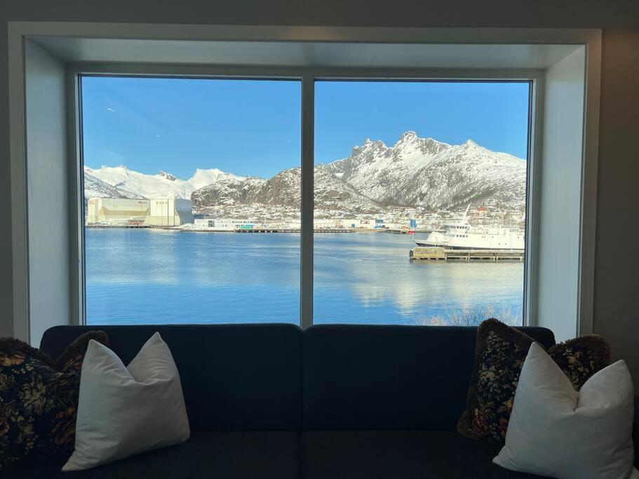Sentrumsnaer Leilighet Med Utsikt Svolvær Eksteriør billede